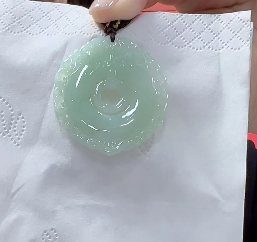 天然翡翠A货仿古扣（多样性发货只发一个）高39-41宽36-38厚5-8送绳