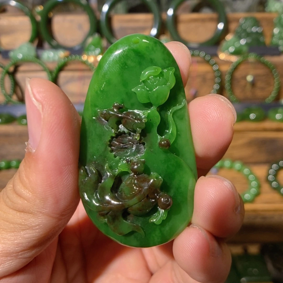 【闪购商品】吊坠(不含链)未镶嵌和田玉俄七红皮老料连年有余