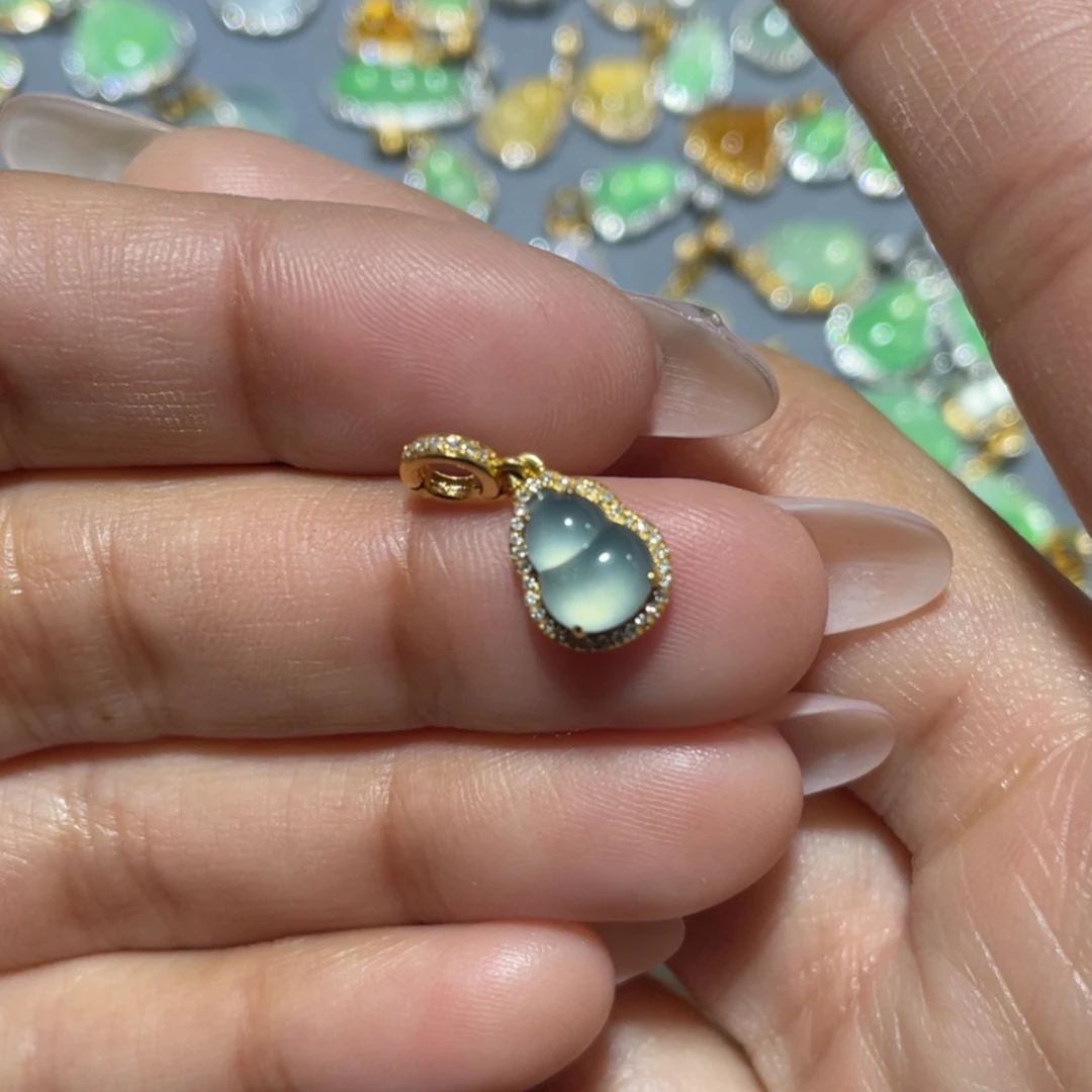 【闪购商品】翡翠吊坠(不含链)18K金镶嵌