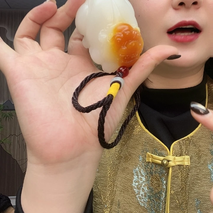 和田玉未镶嵌把件