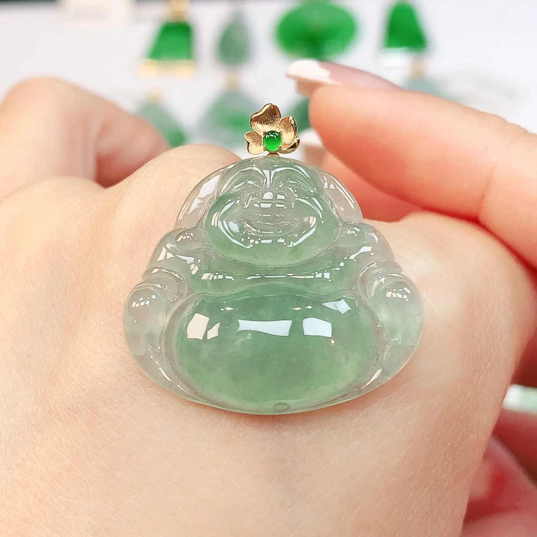 翡翠18K金镶嵌颈饰