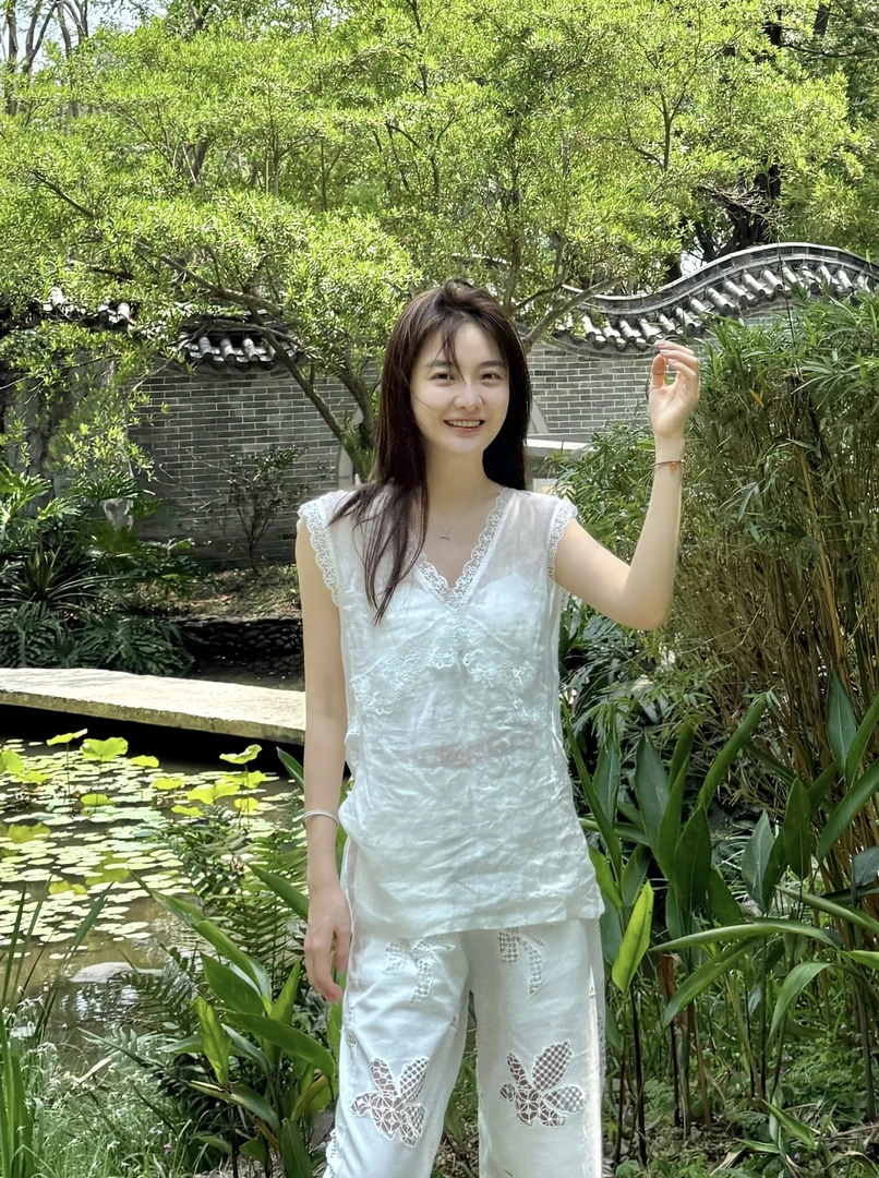 Tsuen荃壹“与世不染”清冷淡雅全苎麻仙气无袖上衣