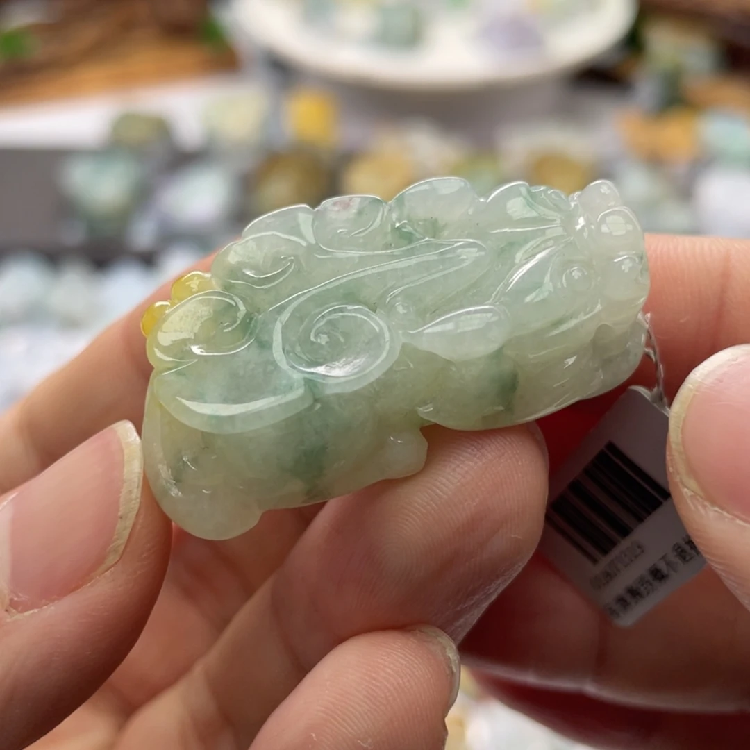 翡翠颈饰未镶嵌貔貅