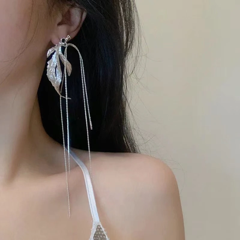 合金耳饰 意大利【设计师】银色树叶耳钉小众设计感女长款流苏耳饰