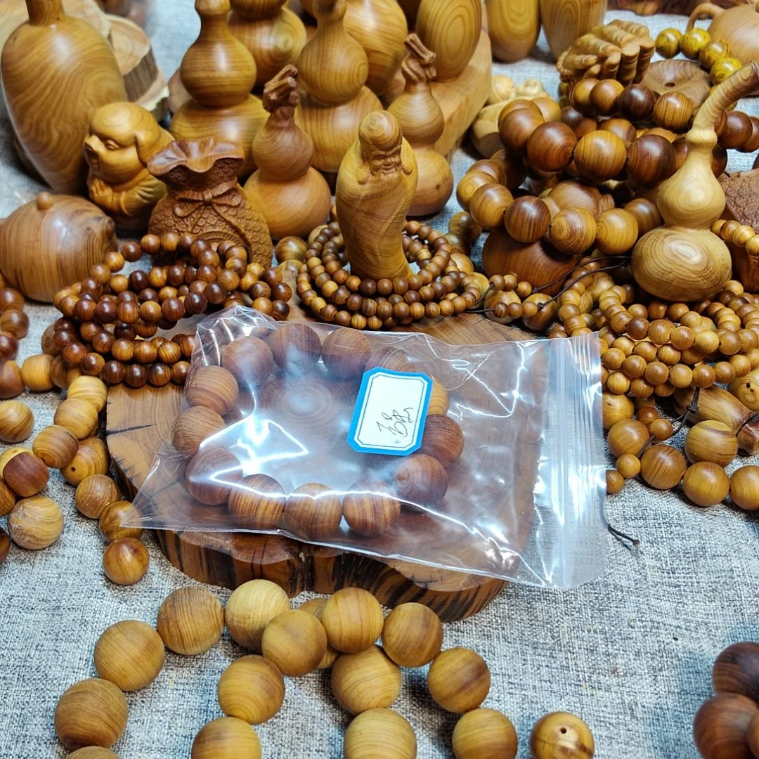 强太行崖柏手工艺品