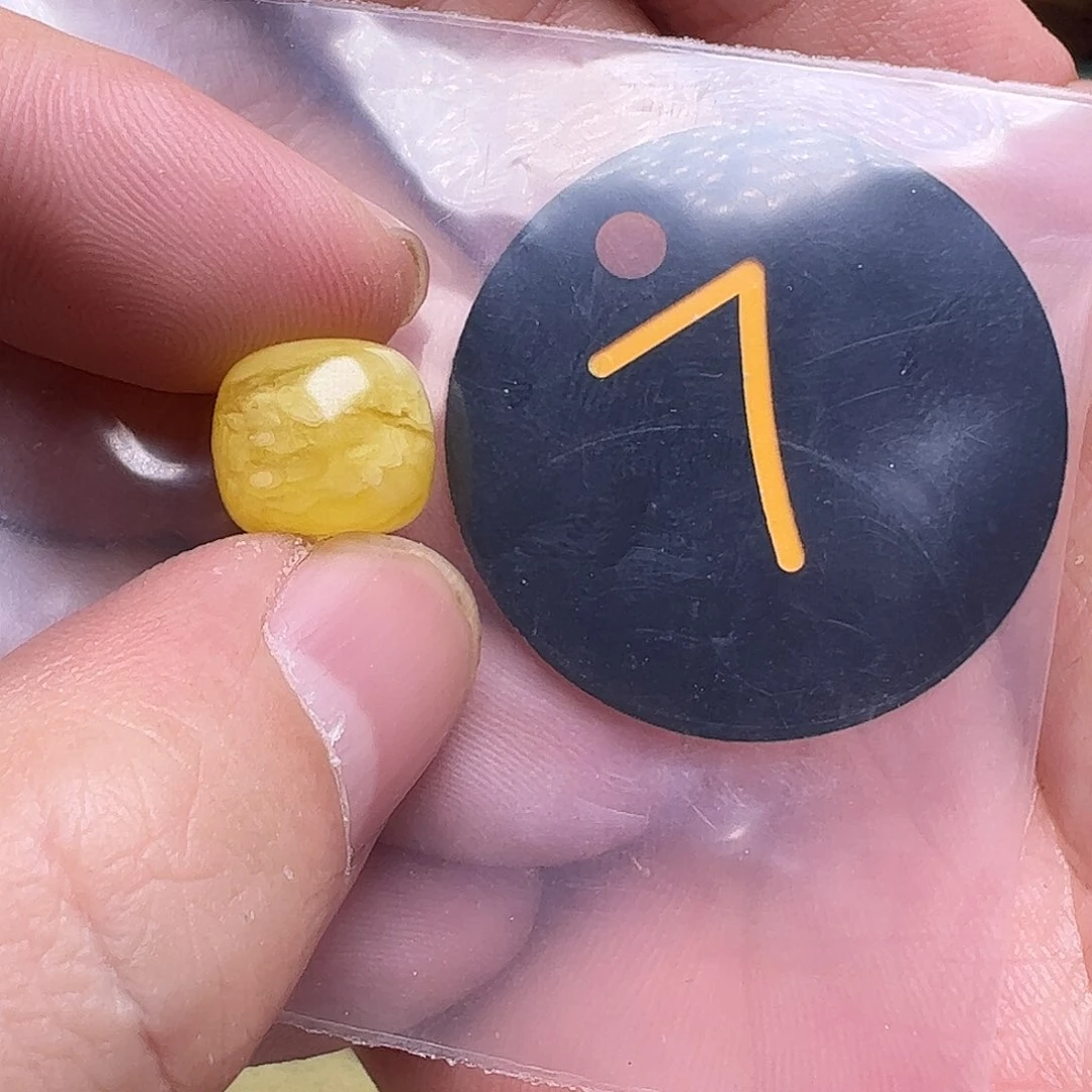 蜜蜡未镶嵌珠宝奇石陈*三12mm