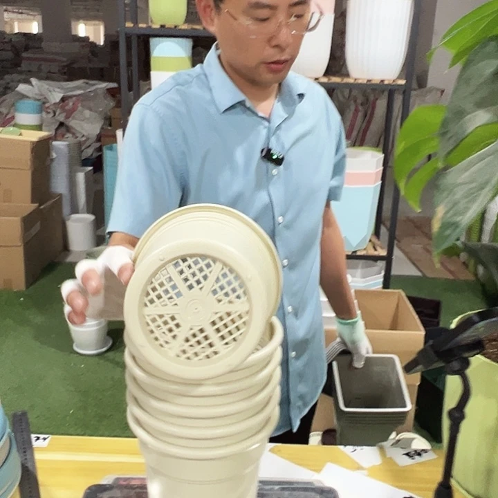 翻边09口16高18米色无托6只