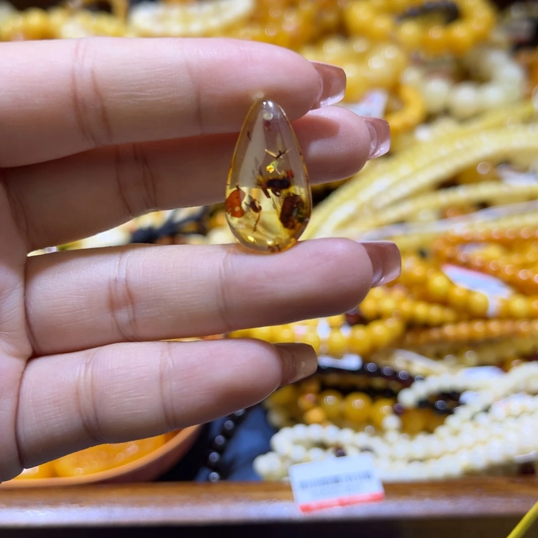 琥珀珠宝奇石未镶嵌