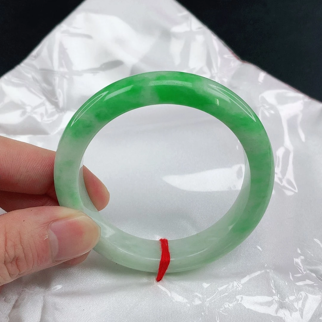 翡翠手镯未镶嵌1圈53.5。3407