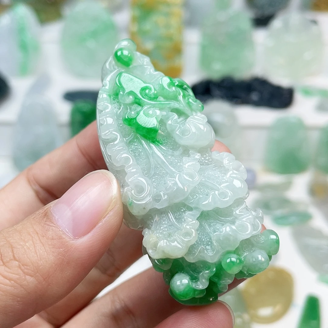 翡翠颈饰未镶嵌白菜