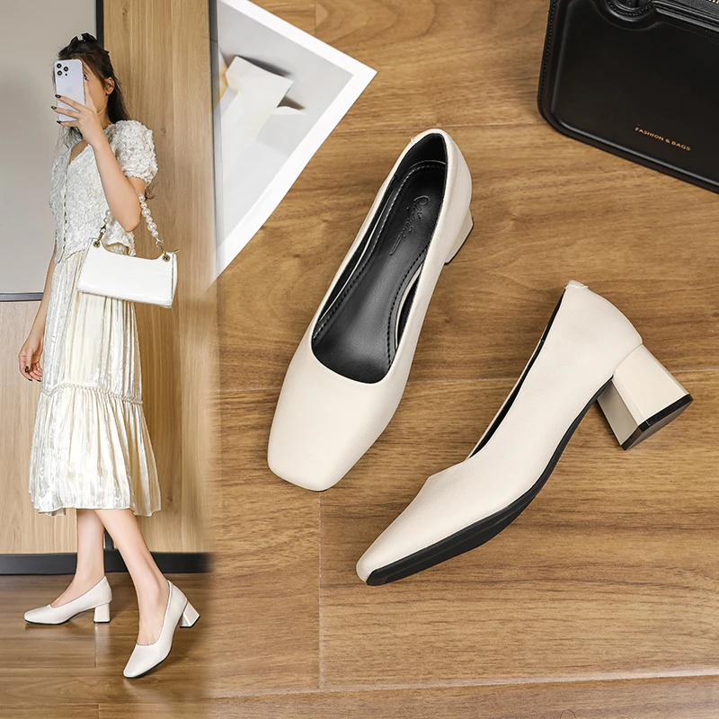 2025今年流行鞋子羊皮女鞋空姐高跟鞋粗跟方头白色百搭气质单鞋女