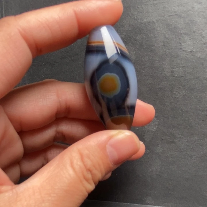 玛瑙/玉髓颈饰未镶嵌坤****?