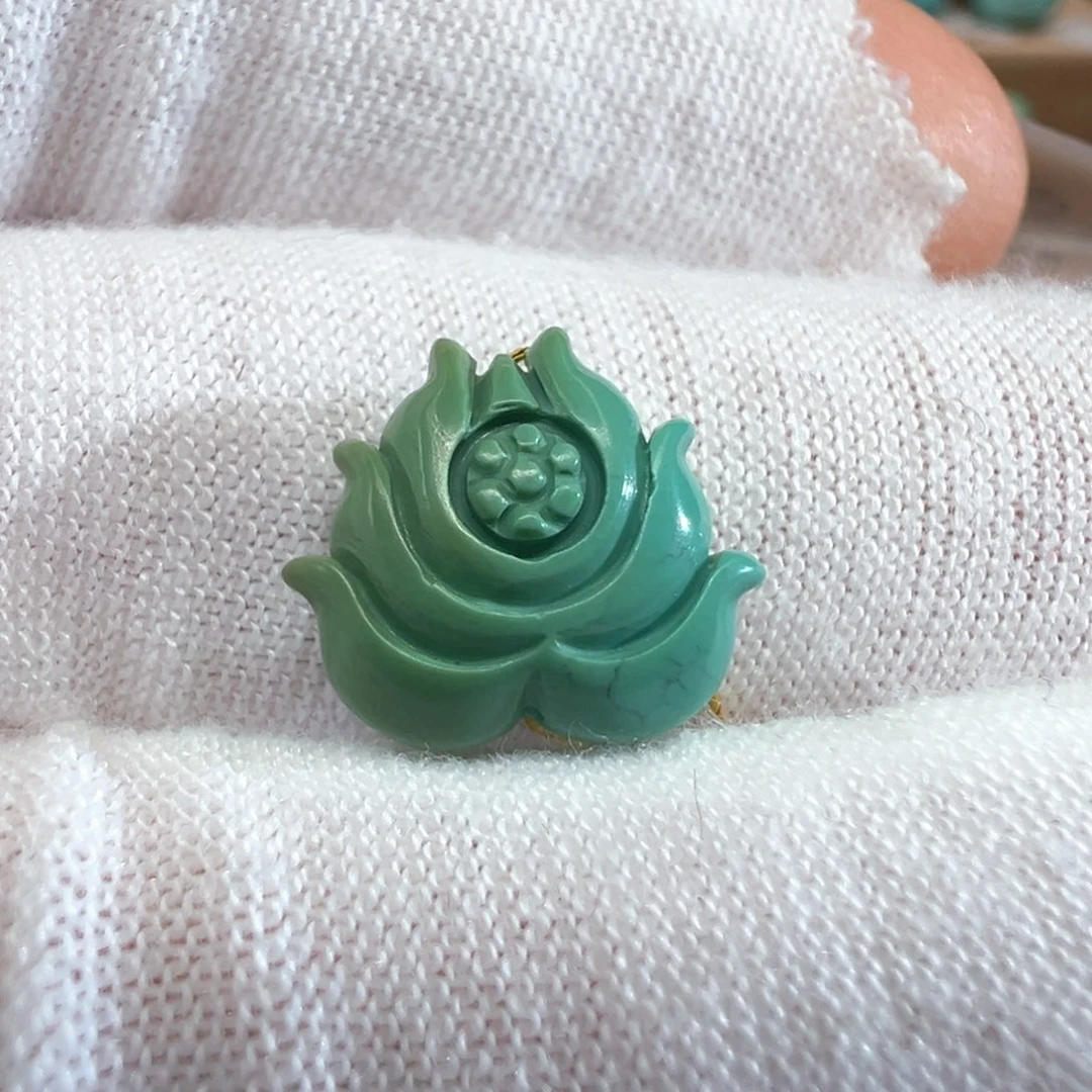 绿松石配饰未镶嵌