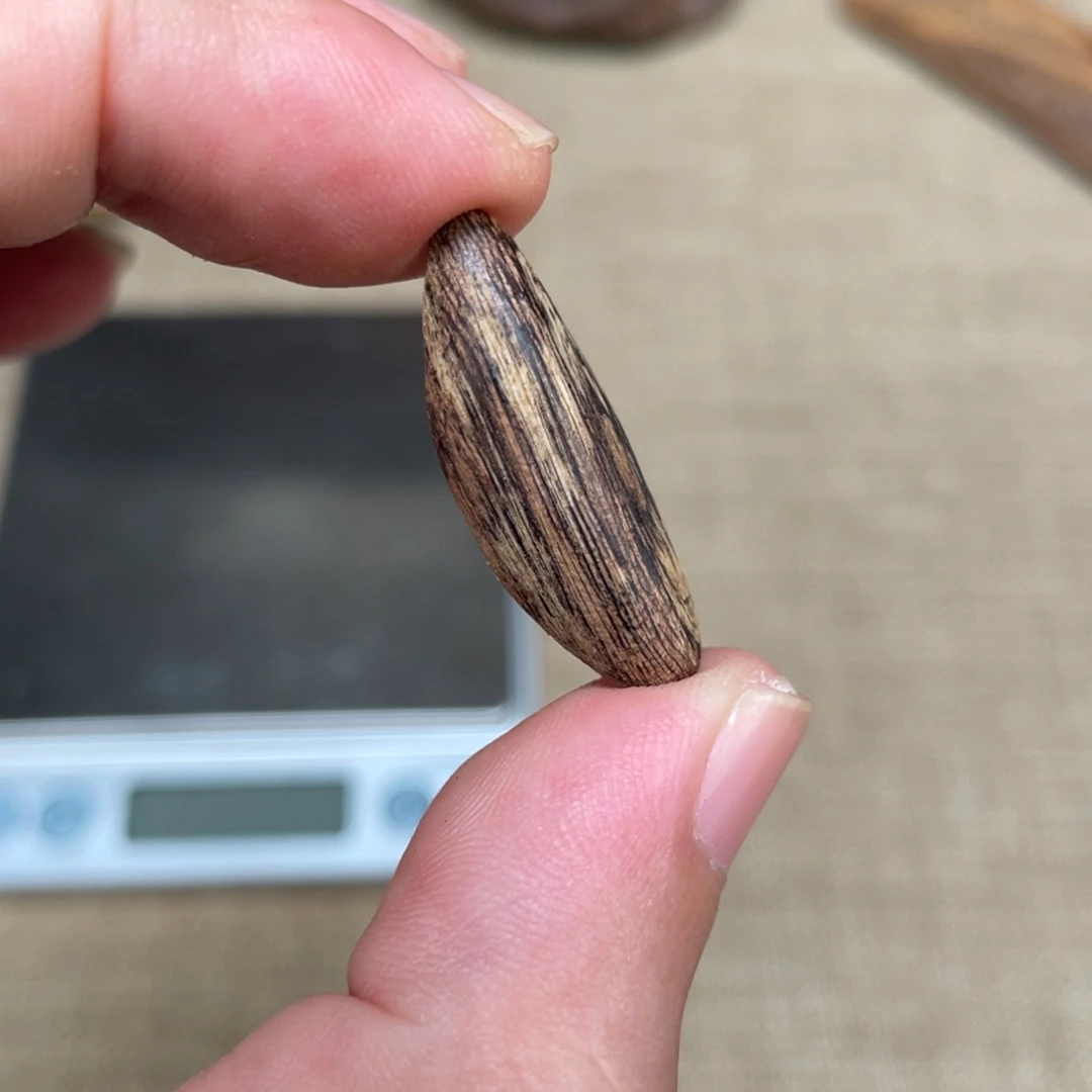 沉香坤甸瓜子沉香