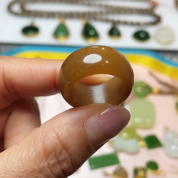 我***好和田玉（糖玉）未镶嵌戒指有微棉