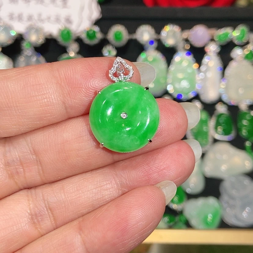 【闪购商品】颈饰18K金镶嵌翡翠天然翡翠