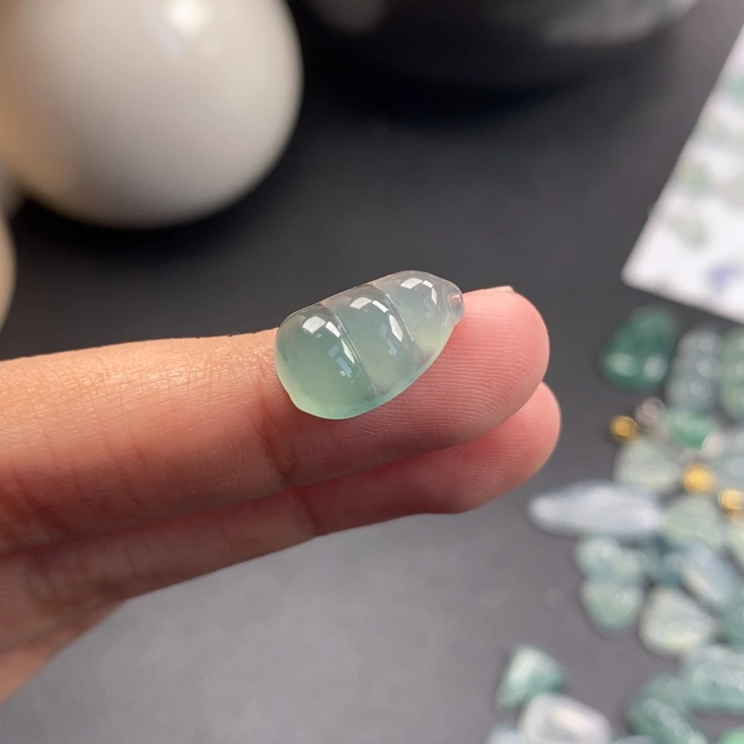 翡翠裸石冰胶胖豆子