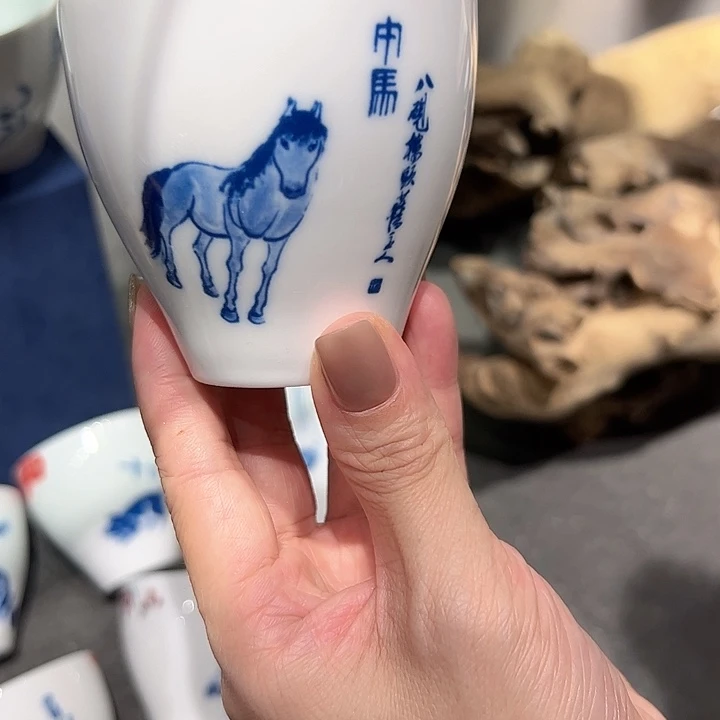 摆件景德镇高温瓷器马握手杯