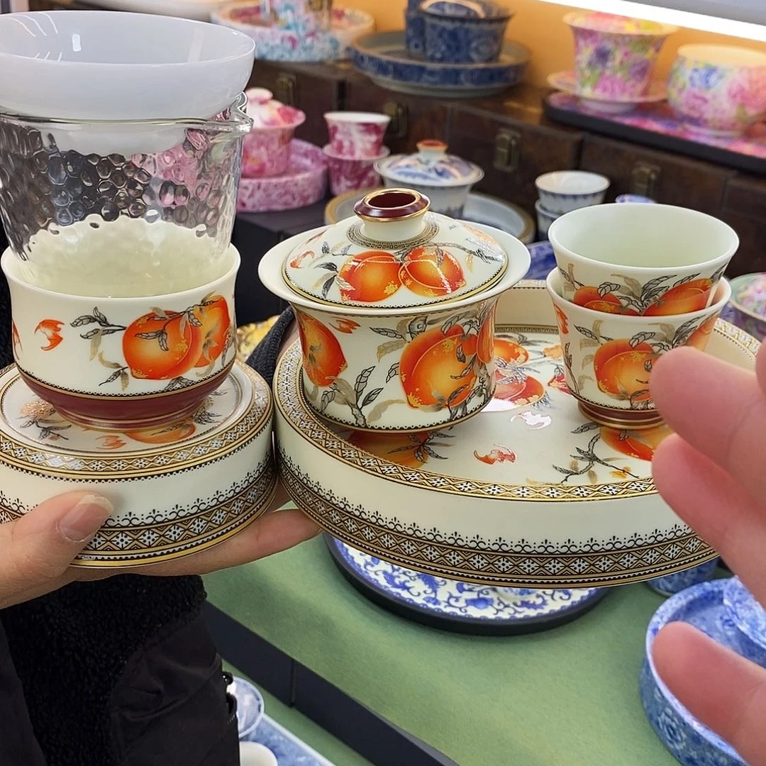 盖碗里的水煮开后放入