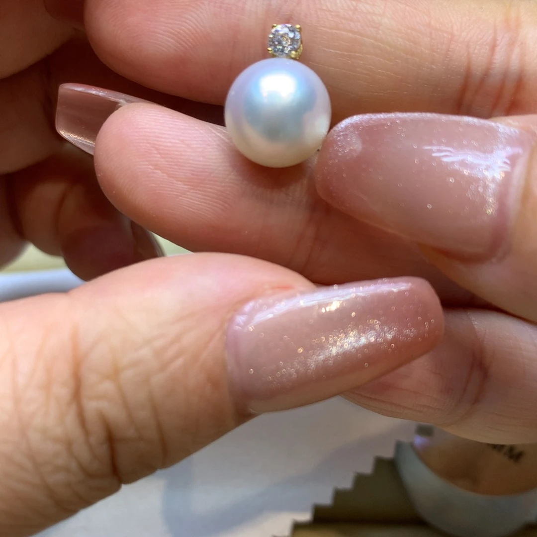 颈饰18K金镶嵌海水珍珠