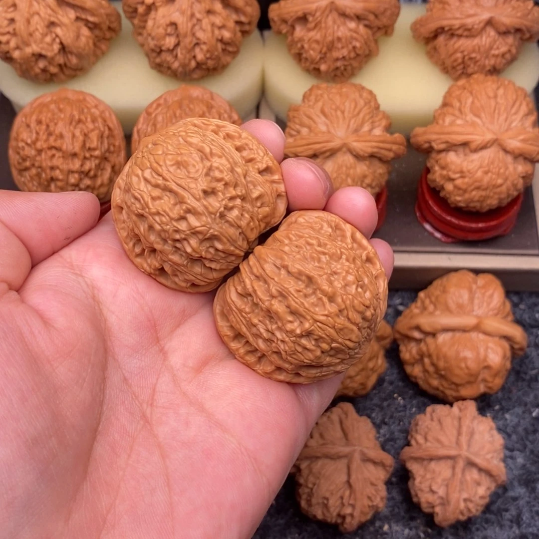 文玩核桃把件精品泥鳅背39