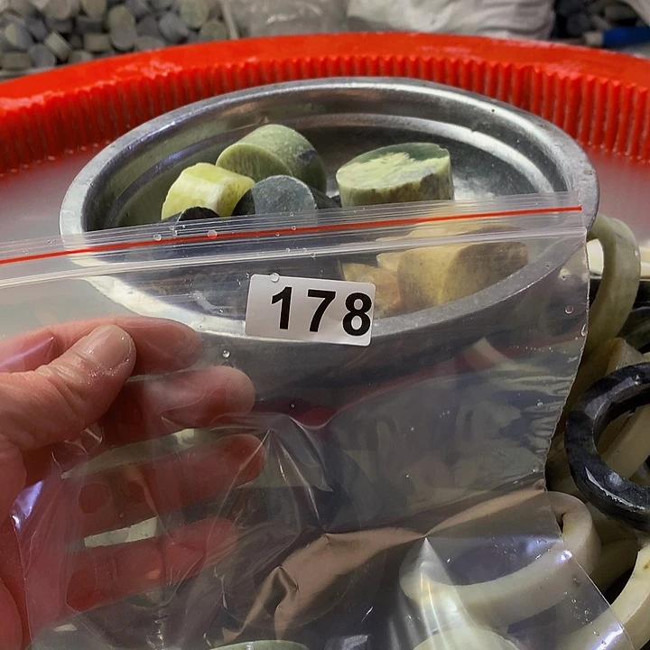 蛇纹石玉原未镶嵌