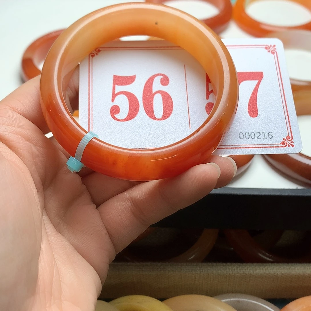 未镶嵌石英质玉（黄龙玉）手镯雨*宝