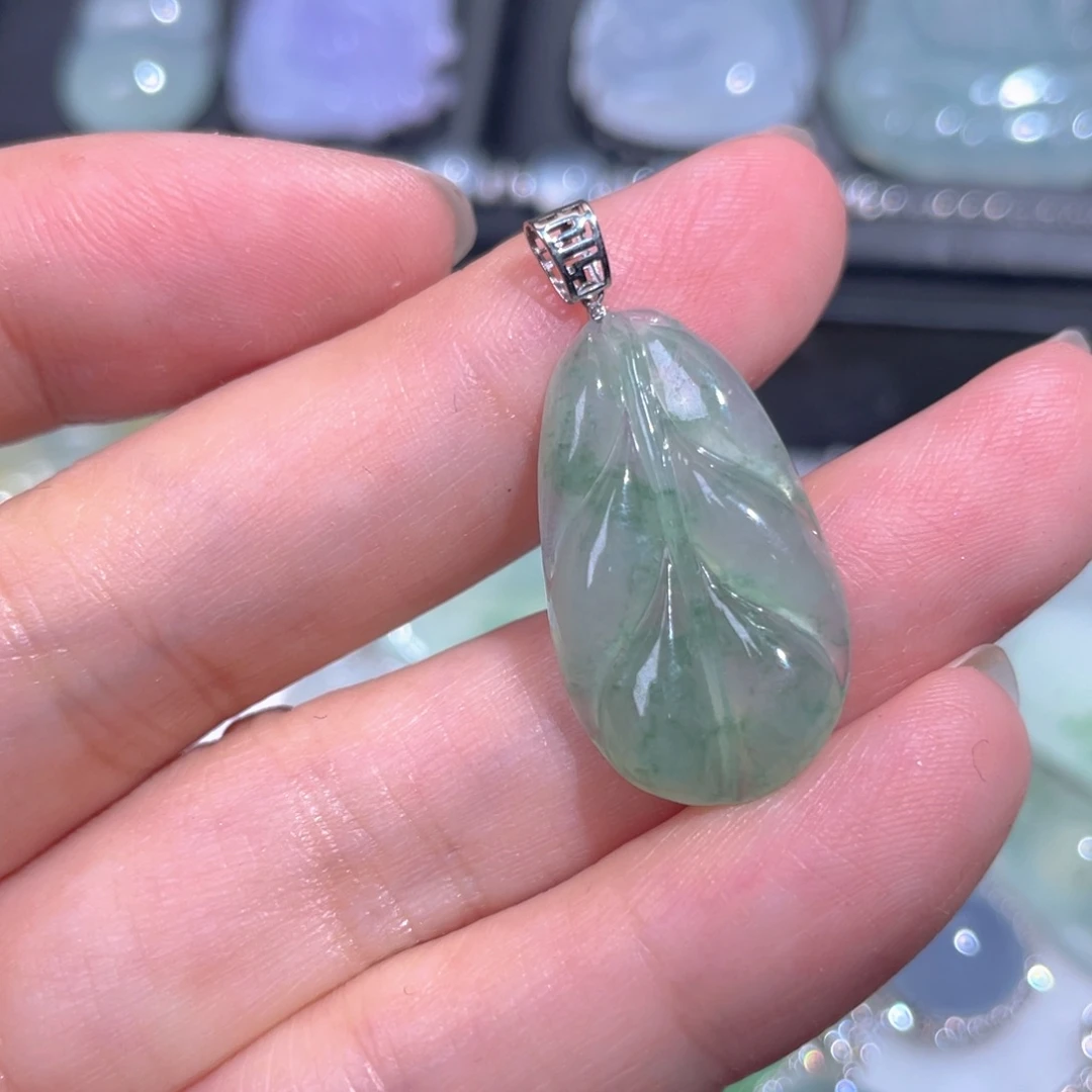 颈饰18K金镶嵌翡翠翡翠