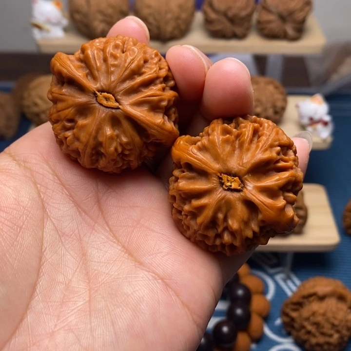 桃核把件宫灯狮子头