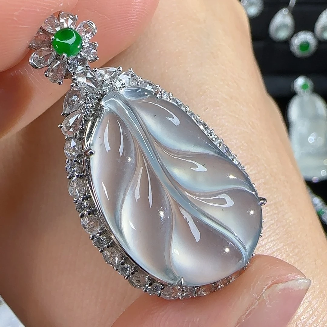 翡翠18K金镶嵌颈饰天然翡翠