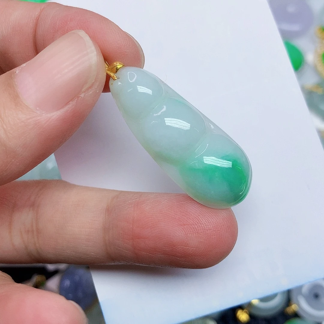 翡翠18K金镶嵌颈饰3566785