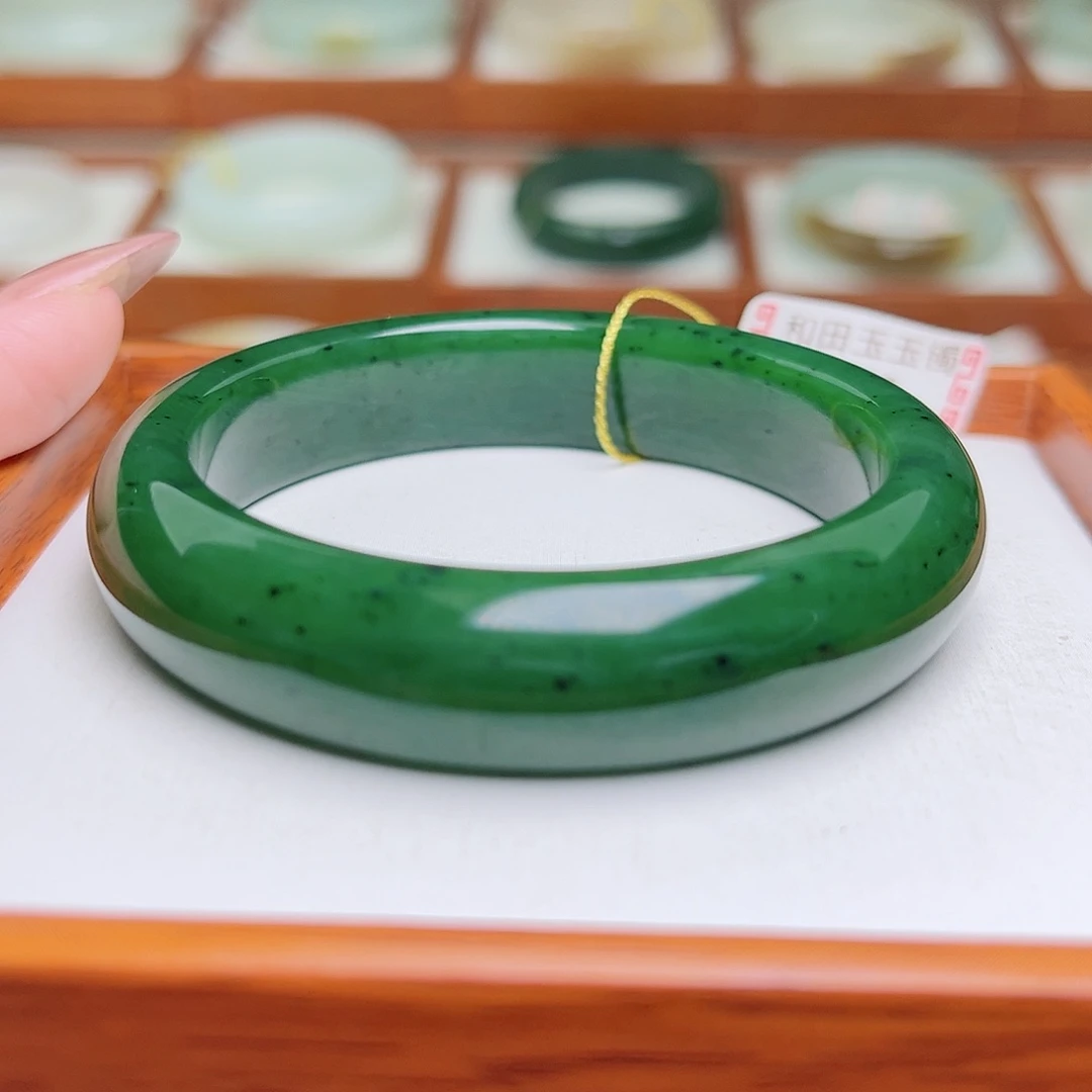 和田玉手镯未镶嵌52