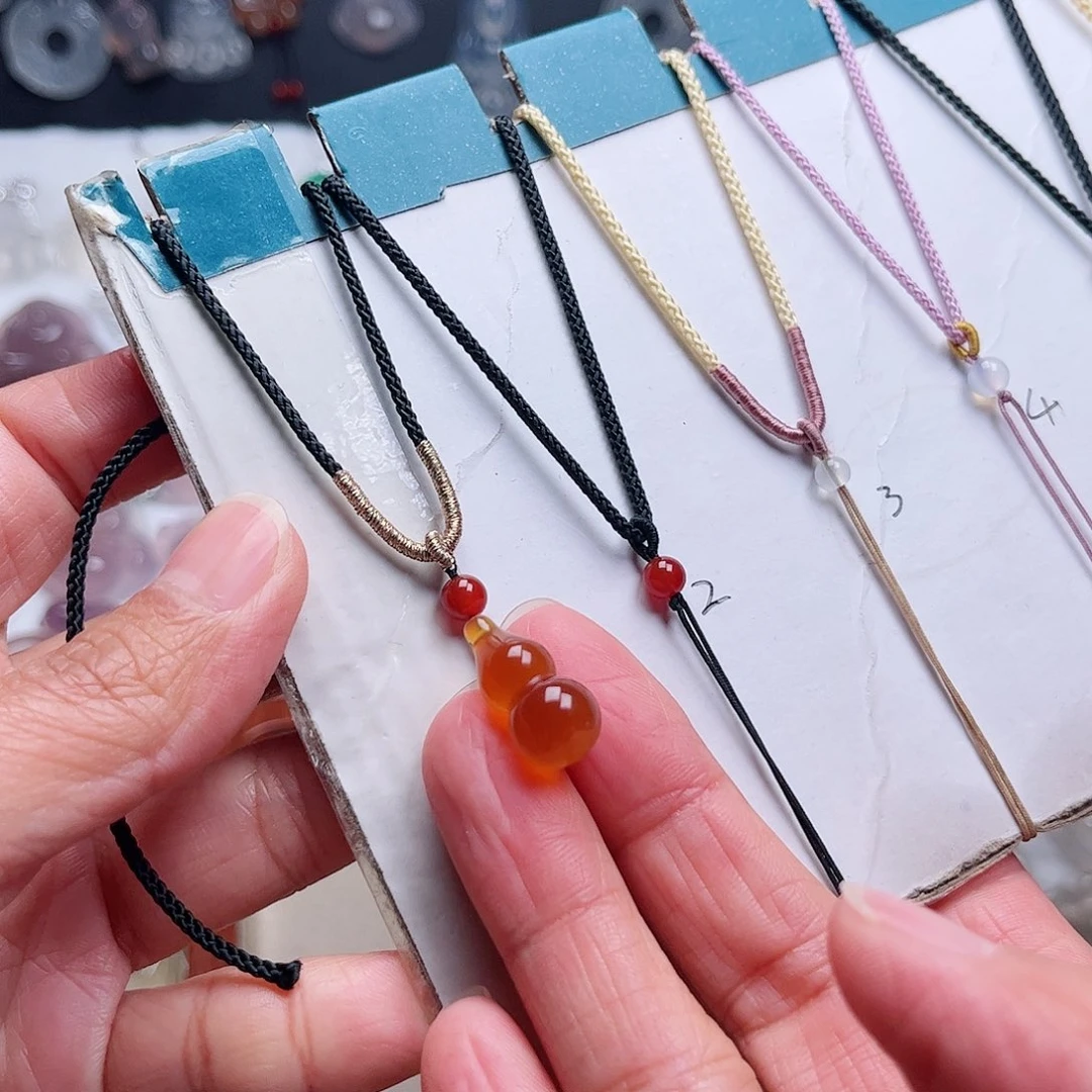 玛瑙/玉髓颈饰未镶嵌多*