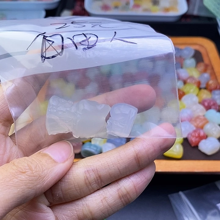 玛瑙/玉髓车挂合金开***人