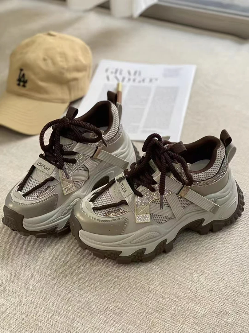 【流星雨】2025年时尚休闲真皮网红厚底复古老爹女鞋显瘦8806