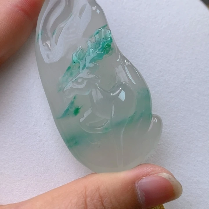 石英质玉挂件未镶嵌山***，