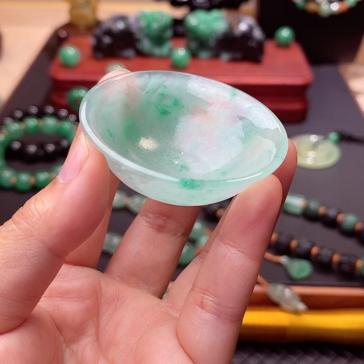 石英质玉（非洲翠）未镶嵌摆件
