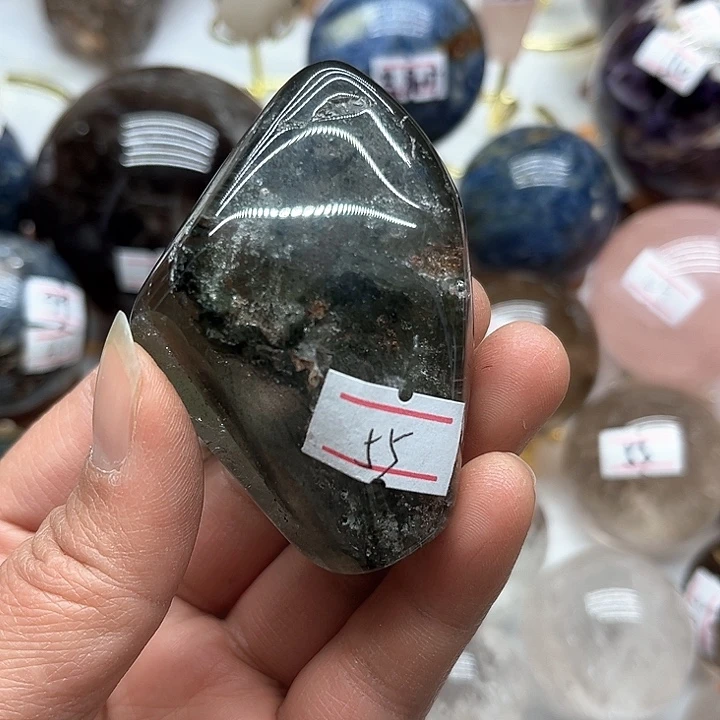 水晶102克幽灵随形未镶嵌