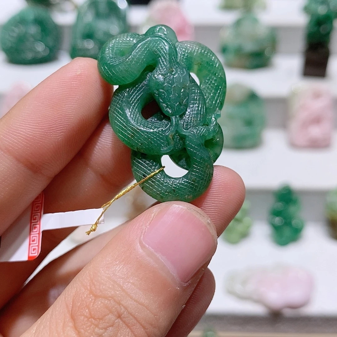 独山玉未镶嵌吊坠