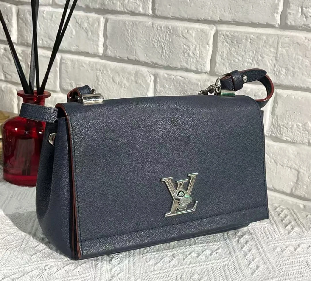 95新 LouisVuitton/路易威登 GGS路易威登lockme邮差包黑50179555
