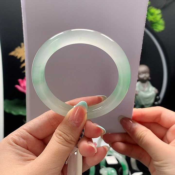 石英质玉吊坠未镶嵌