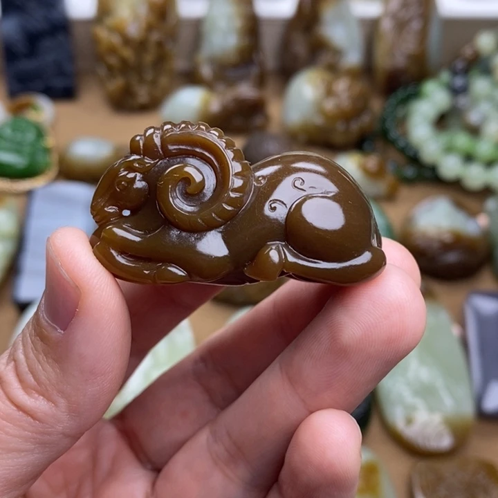 和田玉颈饰未镶嵌沧**谷