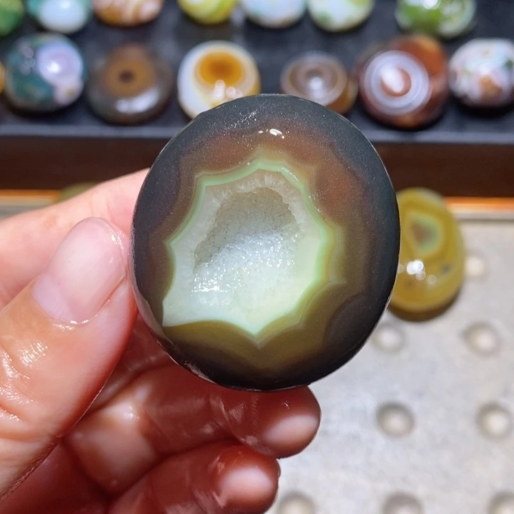 未镶嵌玛瑙/玉髓珠宝半成品46