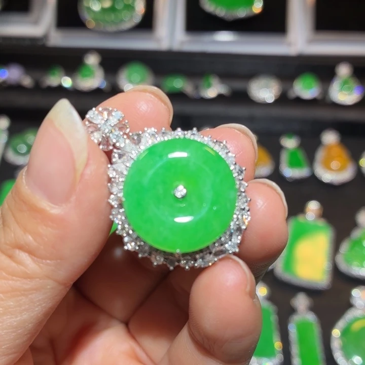 翡翠18K金镶嵌吊坠(不含链)翡翠