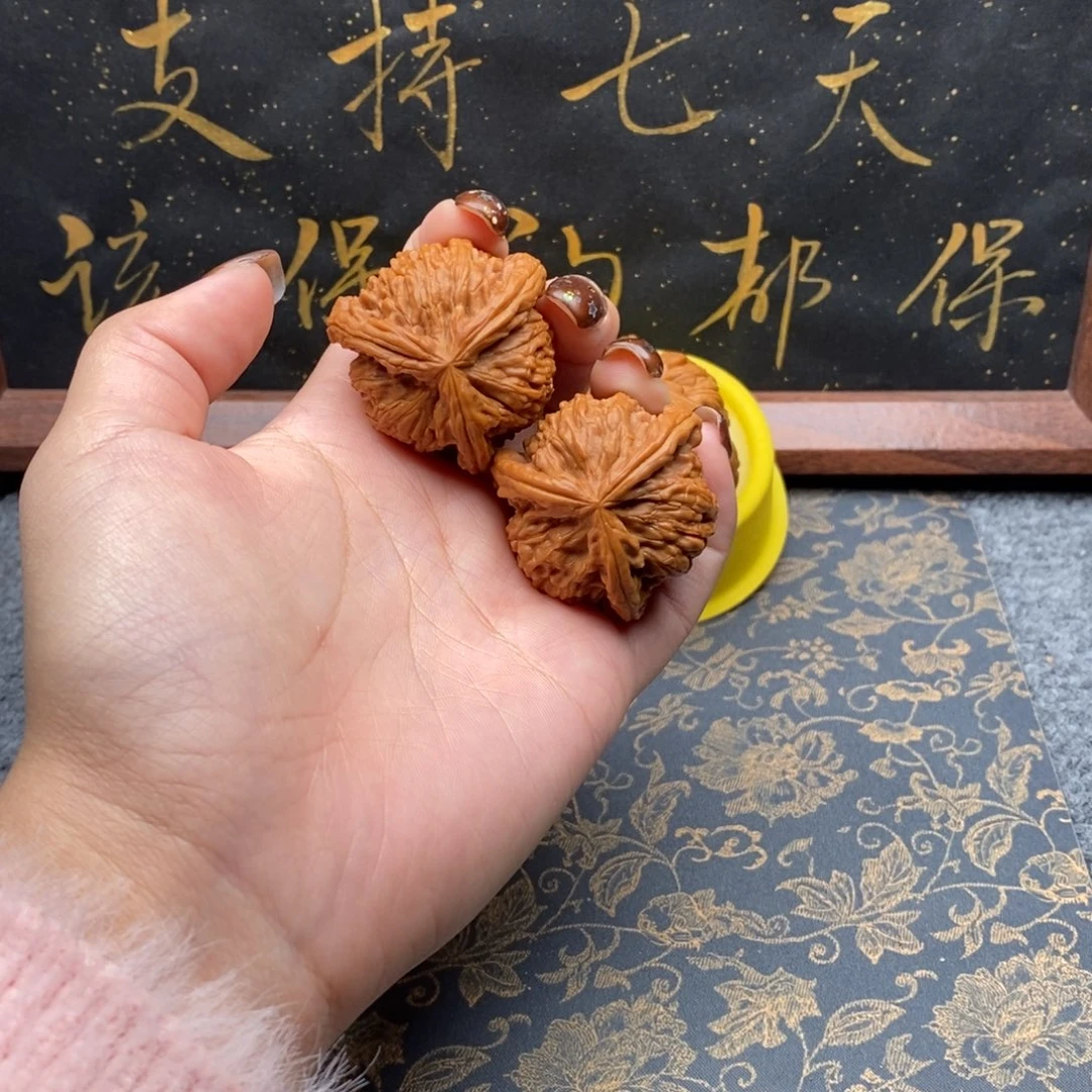 吊坠文玩核桃天****和白狮子