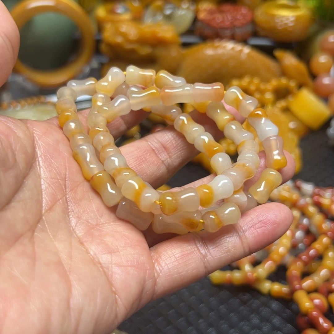 石英质玉未镶嵌颈饰