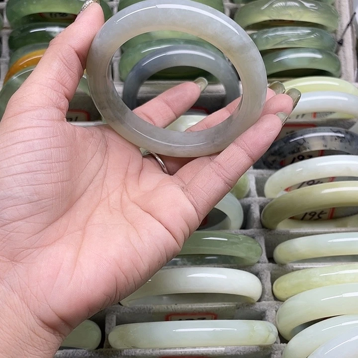 蛇纹石玉未镶嵌手镯179