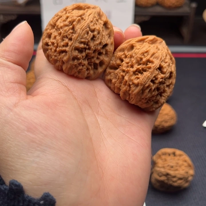 文玩核桃吊坠文玩核桃。  宝