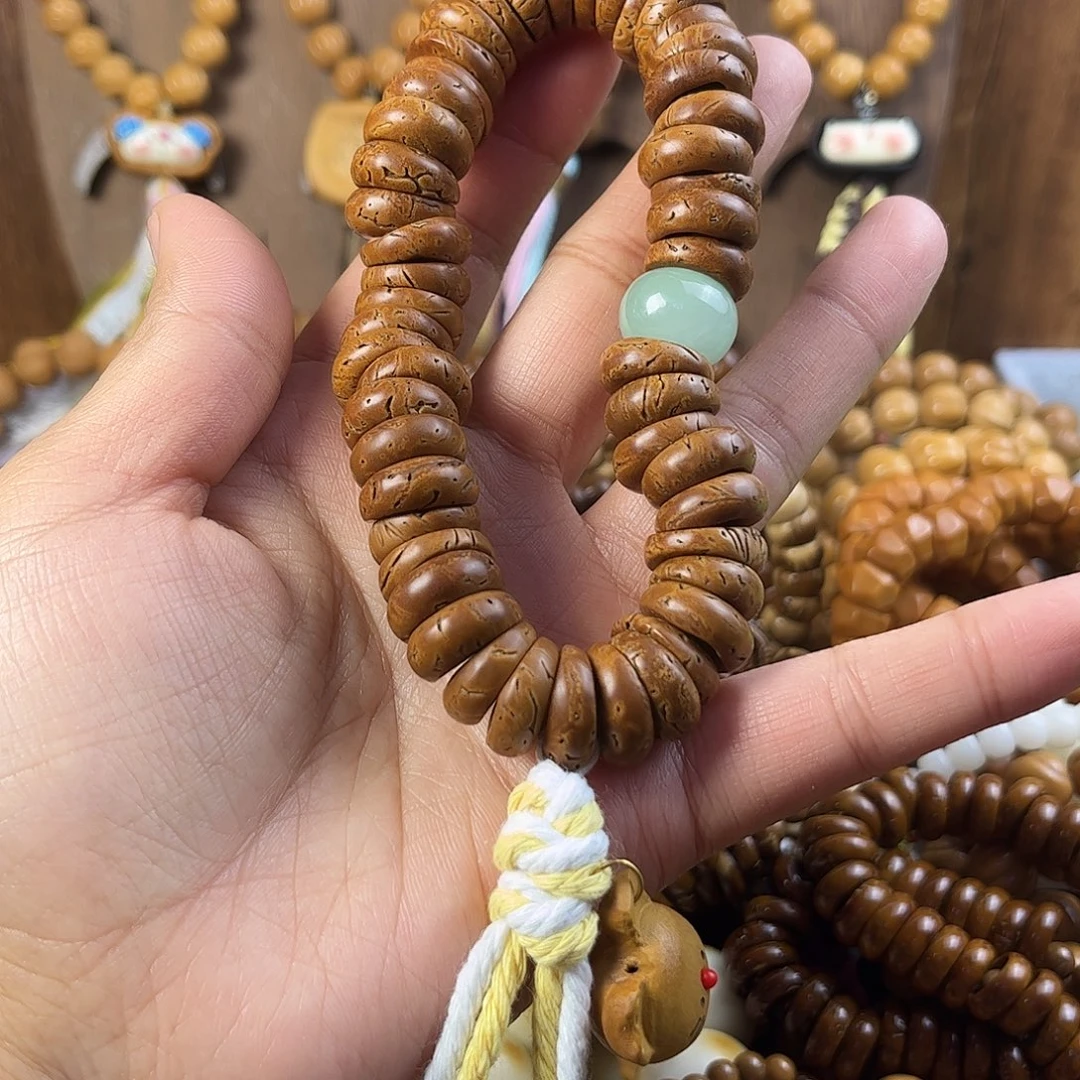 桃核吊坠桃核甜露蜜手串手持