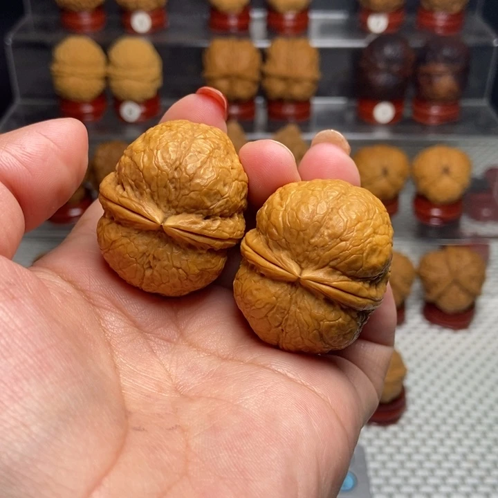 文玩核桃把件佛陀元宝12